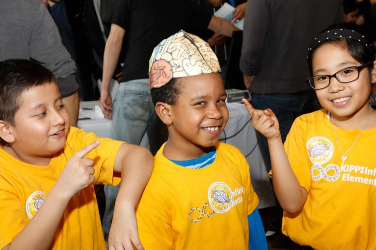 Students During Brain Awareness Week at the Zuckerman Institute. Photo credit: Michael DiVito Students during brain week.