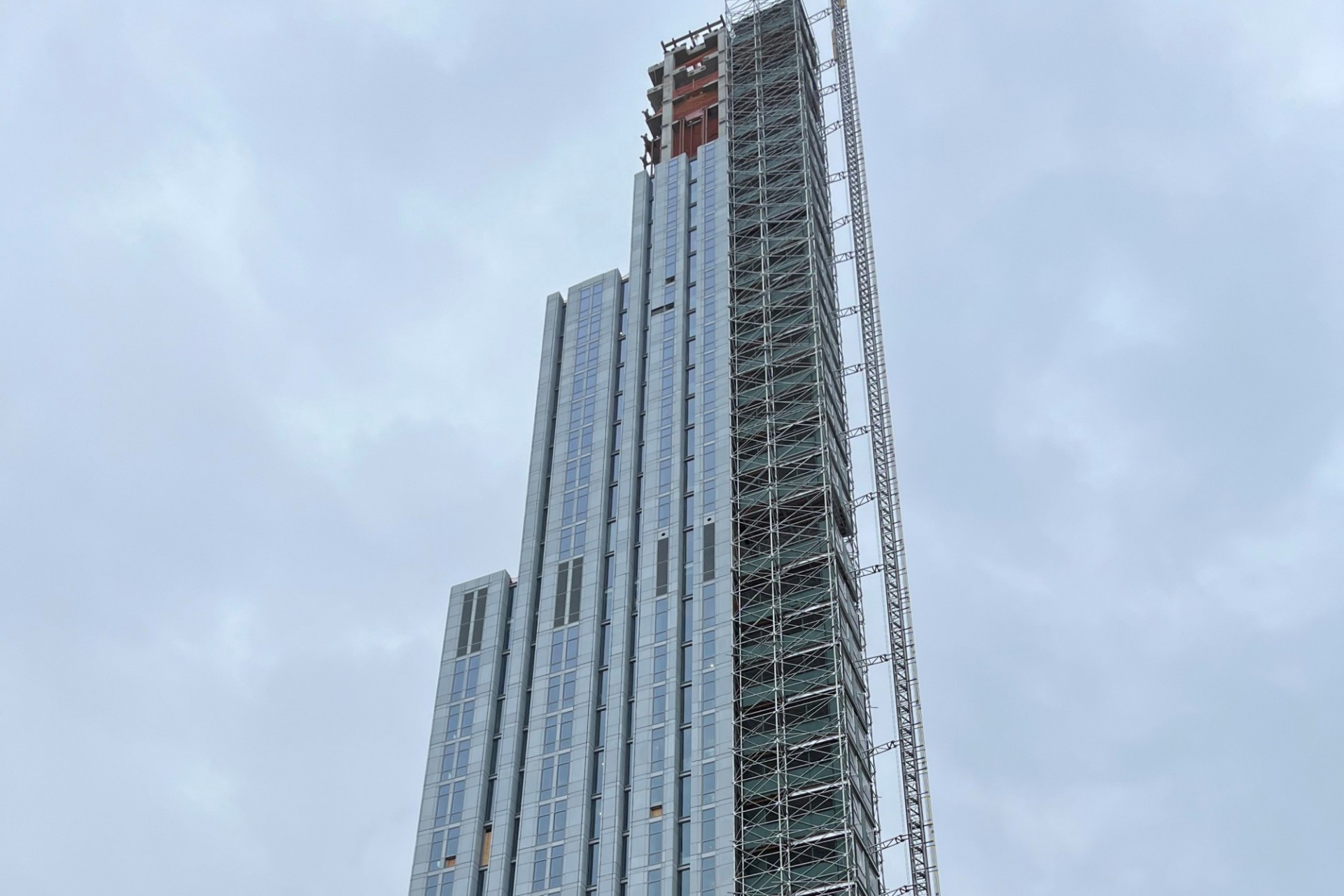 A view of the top floors of 600 W. 125th Street.