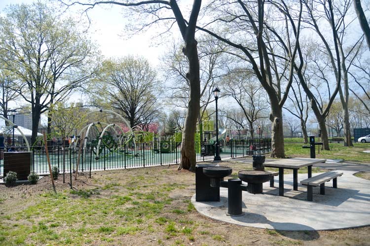 Photo Credit: NYC Parks / Daniel Avila seating area