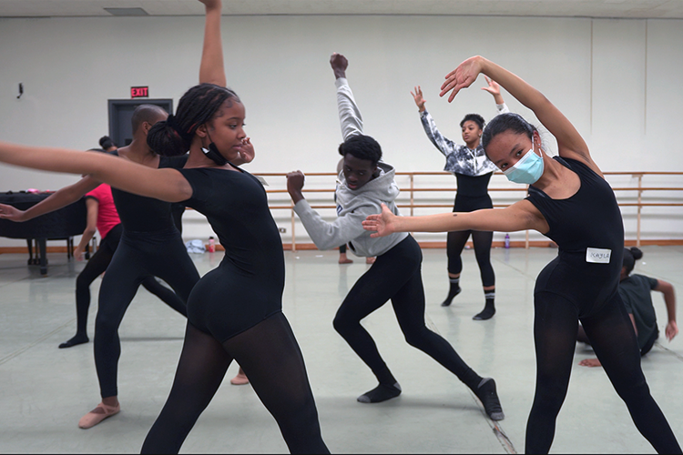 Group improvisation practice for 'Such Sweet Thunder' at Harlem School of the Arts. Photo courtesy Sabrina Peck. 