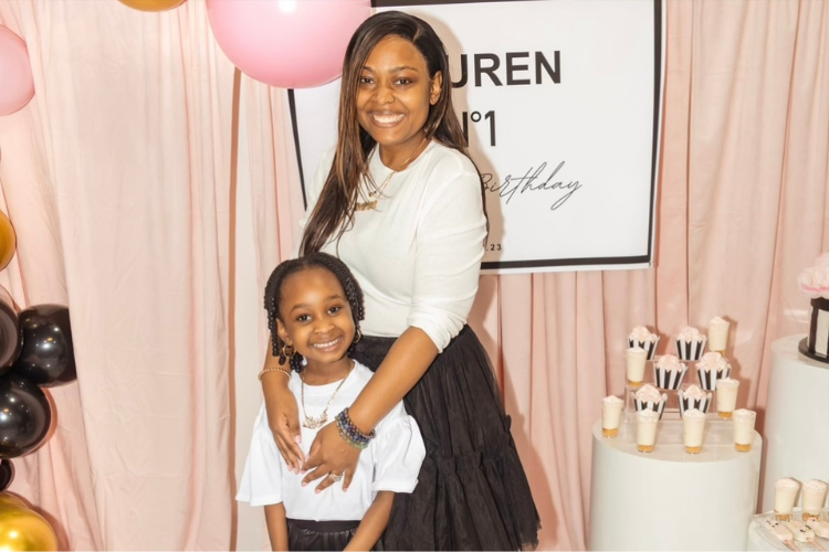  Columbia University School of Social Work graduate Dominique Renee Hill and her daughter.