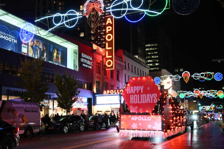 The world-famous Apollo Theater’s float in the Harlem Holiday Lights Parade. Photo credit: Eileen Barroso The world-famous Apollo Theater’s float in the Harlem Holiday Lights Parade. Photo credit: Eileen Barroso