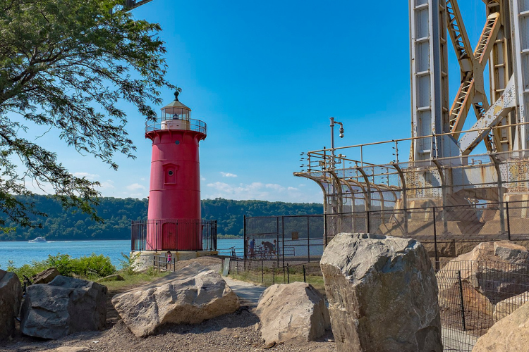 The Little Red Lighthouse. Photo credit: Billie Grace Ward