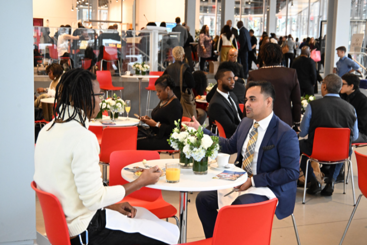 Local leaders enjoyed a festive and informal gathering at The Forum, located on the corner of 125th Street and Broadway. Image by Eileen Barroso.