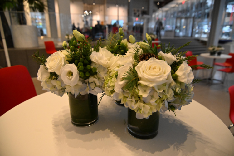 Floral decor provided by la Fleur d ’Harlem. Image by Eileen Barroso.