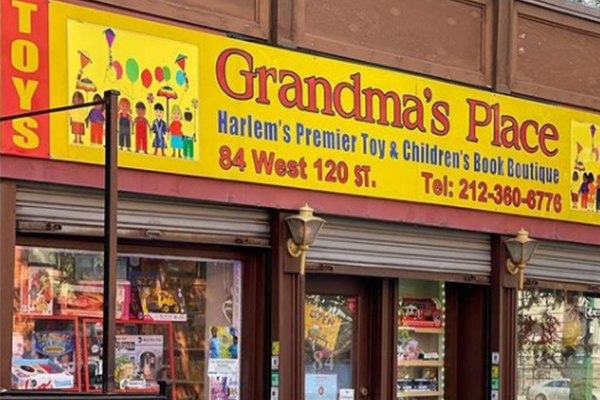 Exterior Image of Grandma's Place Bookstore 