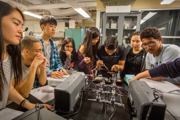 Hk Maker Lab Program for High School Students at Columbia Engineering.