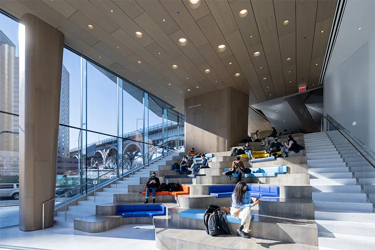 Kravis Hall, Level 1 Samberg Commons 