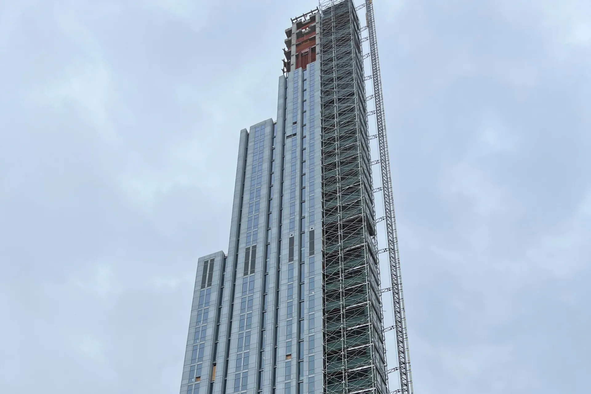A view of the top floors of 600 W. 125th Street.