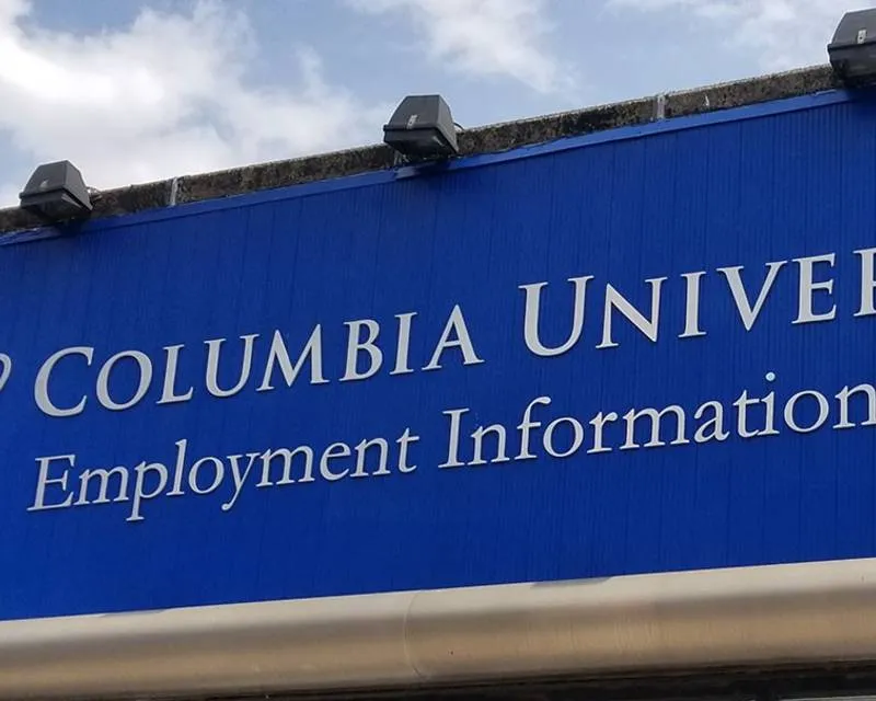 Picture of facade of employment information center storefront.