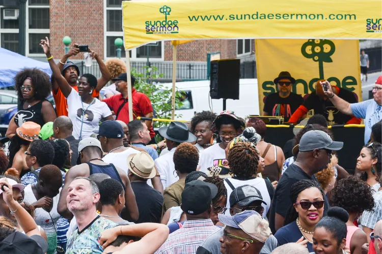 A Sundae Sermon festival in St. Nicholas Park. Photo credit: James Nova Photography on Flickr