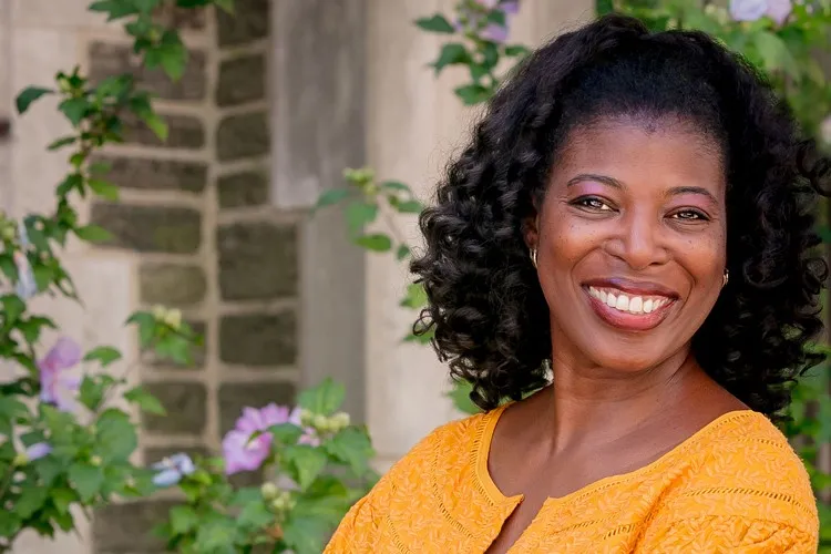 'Harlem Queen’ Podcast with Bundles Scholar Yhane Washington Smith